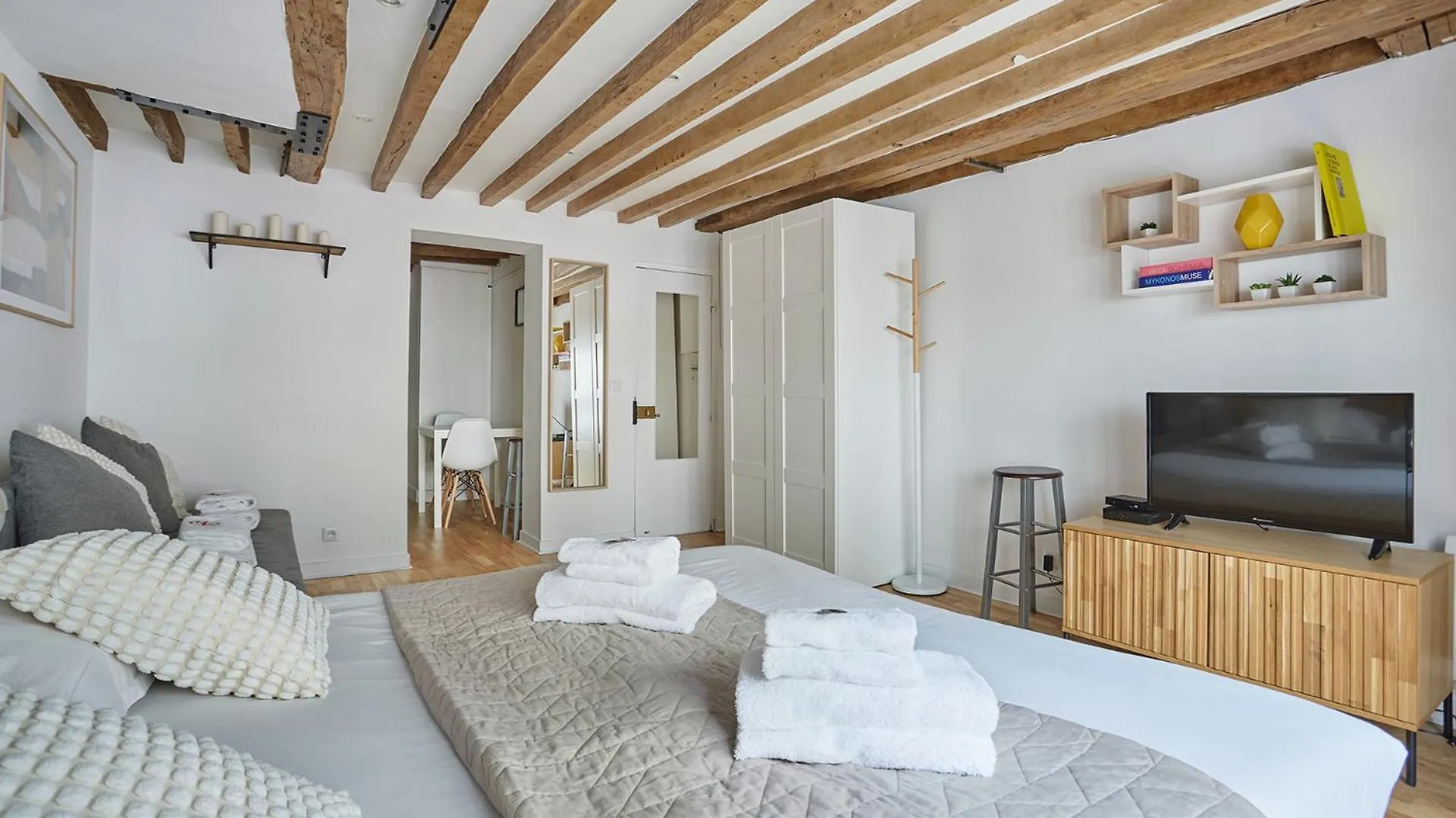 Charming Center Of By Prestige Апартаменты *