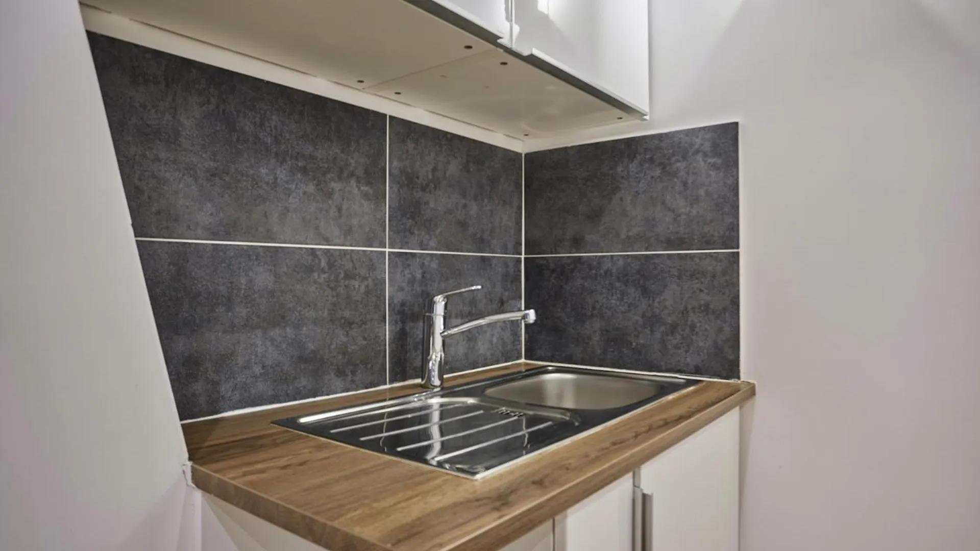 Charming Center Of By Prestige Apartment *